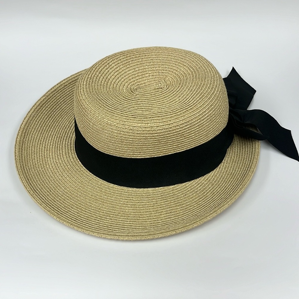 Beautiful Scala straw hat in natural color.